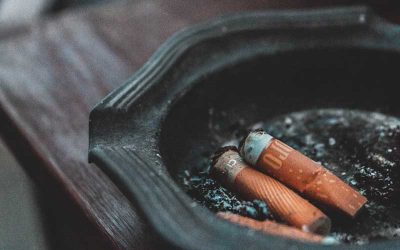 Un padre pierde la custodia de sus hijos por fumar ante ellos